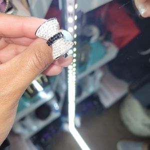 Cute bow ring